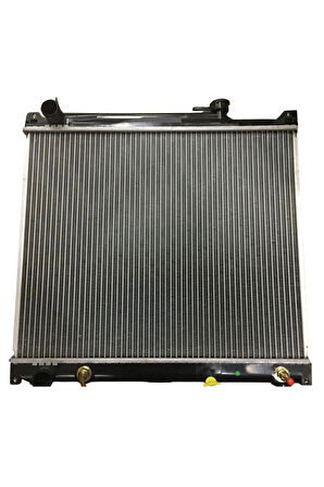 Suzuki Vitara 2.0 98 06 Arası Uyumlu Su Radyatörü Brazing At 425x526x26 17700 77E00 Wisco