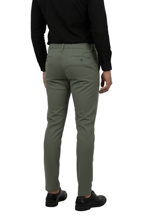 RizzUP Erkek Haki Likralı Beli Lastikli & İpli Dar Kesim Şık Kumaş Pantolon 2600572