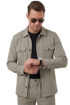 RizzUP Yeşil Slim Fit Gofre Dokulu Yazlık Spor Takım Elbise – Yarım Astarlı Likralı 2’li Kombin 2604007