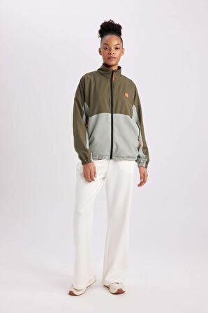 DeFactoFit Rüzgar Geçirmez İnce Mont Dik Yaka Cepli File Astarlı Hafif B2418AX24SPGN920