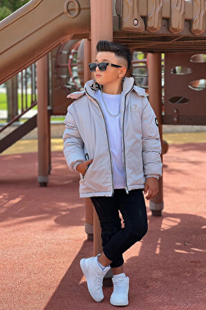 Erkek Çocuk Çıkarılabilir Kapüşonlu Baskılı Yakası Detaylı Kışlık Mont KM3501