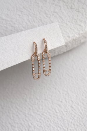 Çelik Rose Gold Taşlı Sallantılı Çengelli İğne Küpe -kararma yapmaz-