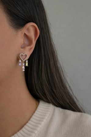 Çelik Rose Gold Full Gömme Taş Renkli Sallantılı Taşlı Kalp Pelen Küpe -kararma yapmaz-