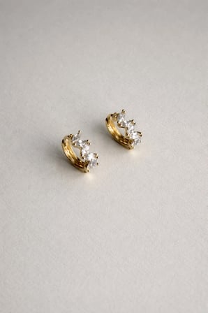 Çelik Gold Serpme Kırık Taşlı Minimal Virelle Halka Küpe -kararma yapmaz-