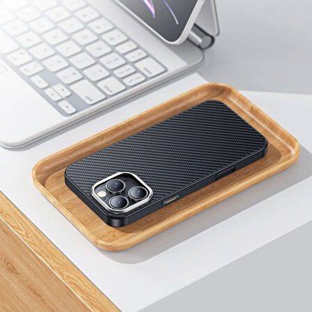 Apple iPhone 15 Pro Kılıf Magsafe Şarj Özellikli Karbon Fiber Görünümlü Redclick Nekst Kapak