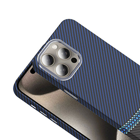 Apple iPhone 15 Pro Max Kılıf Magsafe Şarj Özellikli Karbon Fiber Görünümlü Redclick Gros Kapak