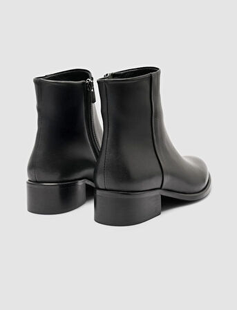 Cabani %100 Kadın Hakiki Deri Siyah Sivri Burun  Düz Bot