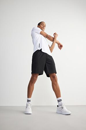 DeFactoFit Hızlı Kuruyan Slim Fit Dar Kesim Sporcu Standart Paça Şort V3030AZ25SPBK81