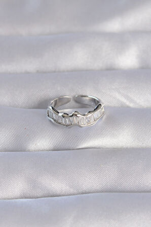 Pirinç Gümüş Renk Zirkon Taşlı Dalgalı Su Yolu Model Ayarlanabilir Yüzük