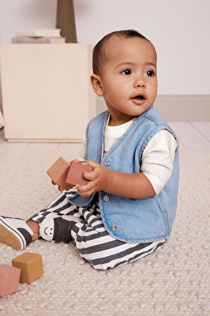 Next Baby Pamuklu Gülen Desenli Kısa Kollu Denim Yelek Çizgili Jogger Pantolon 3’lü Alt Üst Takım