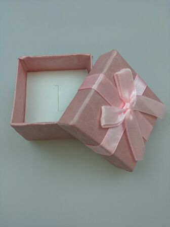 KUTU MİNİK PEMBE 5CM X 5CM X 3CM