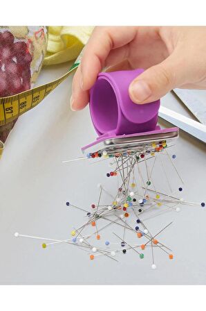 Mor Renk Terzi Iğnedenliği Mıknatıslı Bileklikli Kare Iğnelik Ve 250 Iğne