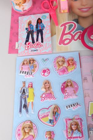 x Dekomus Lisanslı Barbie Deniz Kızı Collection Kırtasiye Seti Okul ve Kalem Çantası,Beslenme Kabı,Matara 