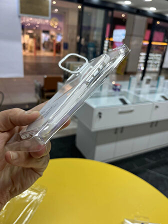 İPhone 16 Hologramlı Kamera Kısmı Açılabilir Standlı Premium Kapak