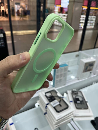 İPhone 13 Mat Yüzey MagSafe Şarj Özellikli Kılıf