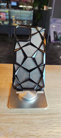 İPhone 15 Uyumlu Taşlı Baklava Desenli Karbon Kapak Hologramlı Darbe Korumalı Kılıf