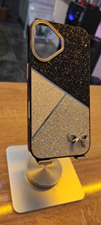 İPHone 16 Uyumlu Taşlı Kurdele Figürlü Karbon Kılıf Darbe Korumalı Kapak
