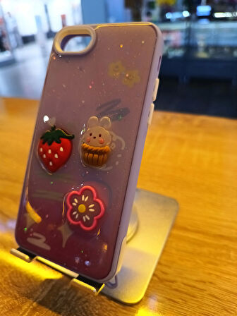 İPhone 7/8/SE Uyumlu Kabartma Figürlü Darbe Korumalı Kapak Çilek Kılıf