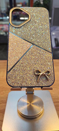 İPHone 16 Uyumlu Taşlı Kurdele Figürlü Karbon Kılıf Darbe Korumalı Kapak