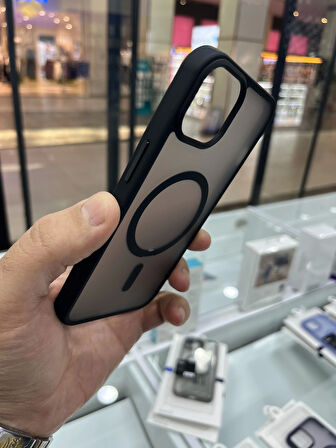 İPhone 11 Mat Yüzey MagSafe Şarj Özellikli Kılıf
