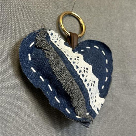 Uretti - Ege 7366 7116 El Yapımı Kalp Model Dantel Ve Püskül Şerit Anahtarlık