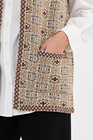 Kadın Taş Monogram Desenli Cepli Triko Kilim Anne Yelek