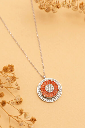 Kadın Gümüş Kolye - Turuncu Baget Taşlı Döner Başlı Gümüş Kolye