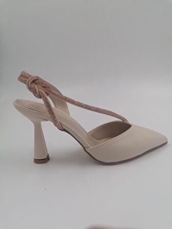 SOLMAZ TEN SATEN BİYELİ TOPUKLU ABİYE AYAKKABI