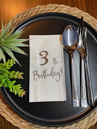 Gümüş Yaldızlı Beyaz Üç Yaş Bırthday Garson Katlama Peçete 16 lı