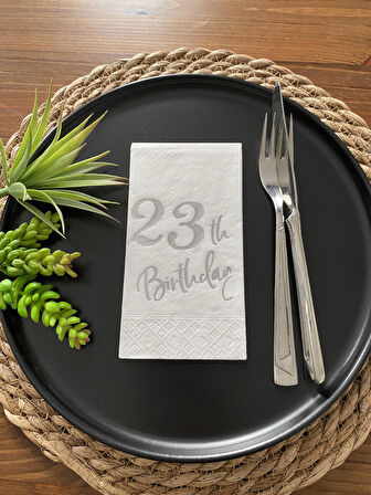 Gümüş Yaldızlı Beyaz Yirmi Üç Bırthday Garson Katlama Peçete 16 lı