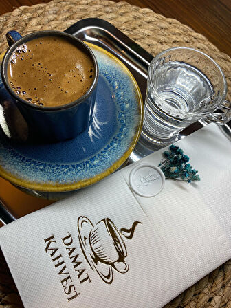 Gold Yaldızlı Beyaz Mühürlü Çiçekli Damat Kahvesi Cepli Peçete