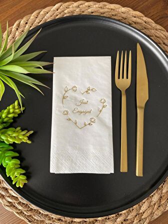 Gold Yaldızlı Beyaz Kalp Çelenk Just Engaged Peçete 16 Adet
