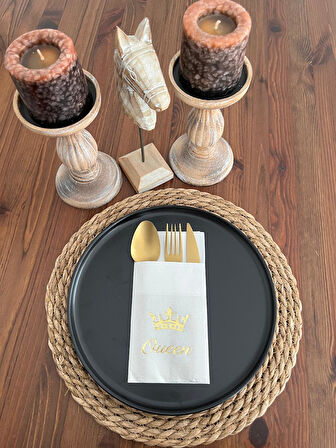 Gold Yaldızlı Beyaz Queen Taç Detaylı Cepli Kanguru Peçete 12 Adet