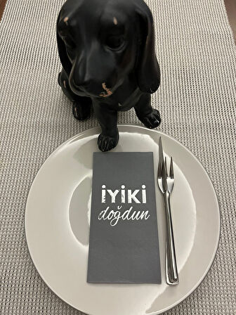 Gümüş Yaldızlı Gri İyi Ki Doğdun Baskılı Garson Katlama Peçete 16 Adet