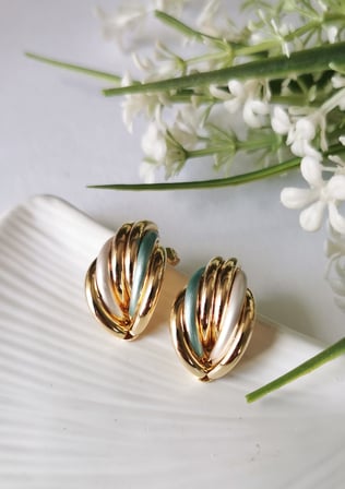 Sarmal Halka Çelik Küpe 2,5x1,5 cm – Buz Mavisi