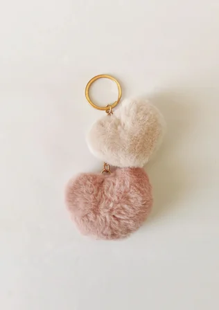 İkili Peluş Kalp Charm Anahtarlık  Gül Kurusu Ekru– Çanta Süsü Sevimli Yumuşak Aksesuar