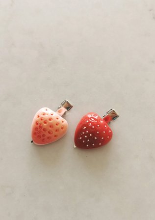Kırmızı & Pembe Çilek Figürlü Pensli 2'li Çocuk Saç Tokası 4,5x3 cm