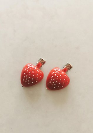 Kırmızı Çilek Figürlü Pensli 2'li Çocuk Saç Tokası 4,5x3 cm