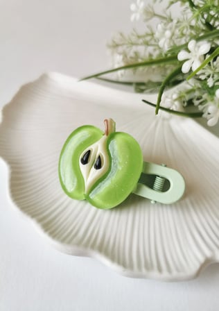 Elma Figürlü Pensli Çocuk Tokası 6x4 cm
