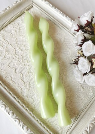Yeşil Burgu Formlu Dekoratif Şamdan Mumu 2'li Set 21 cm
