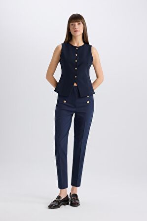 DeFacto Skinny Fit Yüksek Bel Cepli Düğmeli Düz Paça Kumaş Pantolon E5431AX25SPNV253