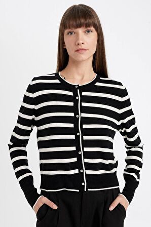 DeFacto Regular Fit Çizgili Bisiklet Yaka Düğmeli Triko Hırka D3303AX25SPBK27