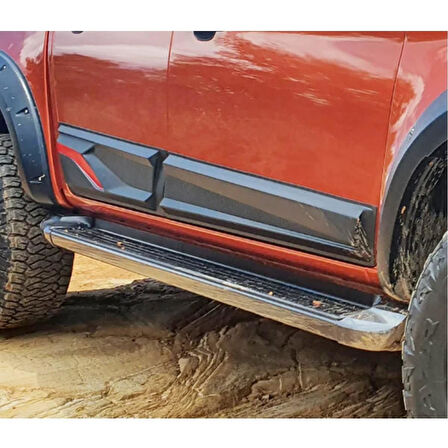 Isuzu D-max Kapı Kaplaması Siyah Renk