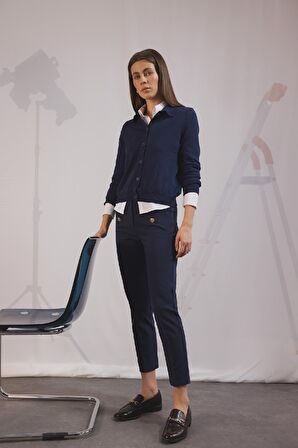 DeFacto Skinny Fit Yüksek Bel Cepli Düğmeli Düz Paça Kumaş Pantolon E5431AX25SPNV253