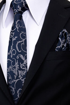 Esgue 8 cm Lacivert Gri Desenli Hand Made Klasik Geniş Mendilli Kravat 
