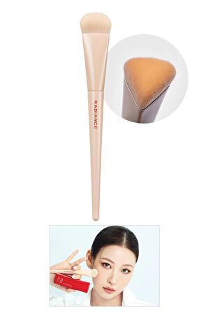 Pürüzsüz Uygulama Sunan Fondöten & Baz Fırçası Radiance Perfect Fit Brush