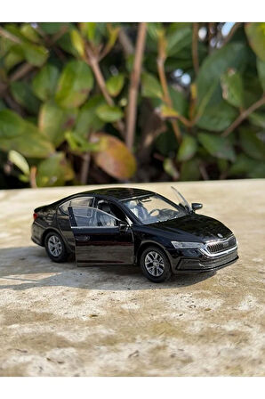 Skoda Octavia Koleksiyon Metal Araba 12cm Lüks Araba Siyah Oyuncak Araba Model Araba