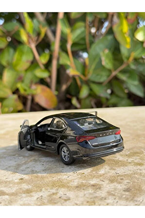 Skoda Octavia Koleksiyon Metal Araba 12cm Lüks Araba Siyah Oyuncak Araba Model Araba