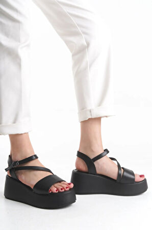 Kadın Hafif Rahat 6 cm Platform Topuklu Eva Taban  Sandalet 4010-123-0001 Siyah-39