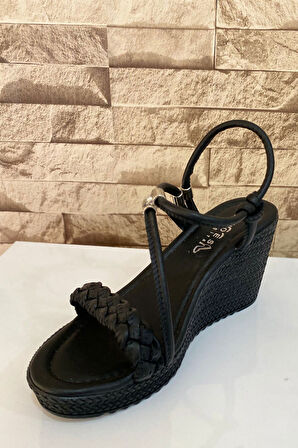 Kadın Örgü Tedaylı 8 cm Dolgu Topuklu Sandalet 4010-123-0002